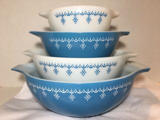 Pyrex Snowflake Blue White Cinderella Nesting Mixing Bowls Set Of 4 Vintage