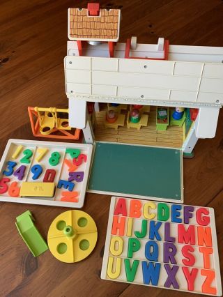 Vintage Fisher Price Little People Play Family School 923 Set Complete