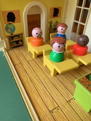 Vintage Fisher Price Little People Play Family School 923 Set COMPLETE 5