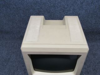 Vintage Apple Macintosh M0001A All - In - One Computer 68000 8MHz RAM 128KB 3
