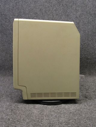 Vintage Apple Macintosh M0001A All - In - One Computer 68000 8MHz RAM 128KB 4
