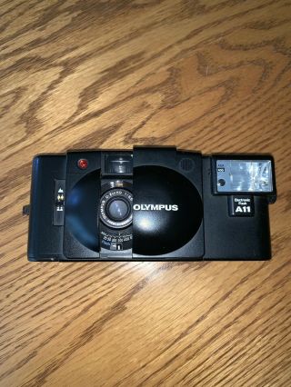 Vtg Olympus Xa2 Point And Shoot Film Camera W/ A11 Flash Japan 35mm