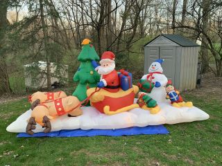 Rare Gemmy Christmas Airblown Inflatable Santa In Sleigh Musical Lightshow