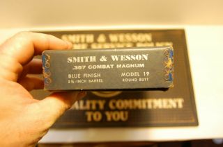 S&w Smith And Wesson Vintage Box Model 19 - 2 Round Butt 2 1/2 "