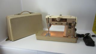 Vintage Heavy Duty Singer Sewing Machine 401a