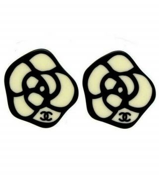 Authentic Vintage Chanel Earrings Cc Logo Camellia White Black Plastic Ea1409