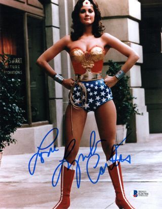 Lynda Carter Signed Autographed 8x10 Photo Wonder Woman Very Rare Beckett Bas