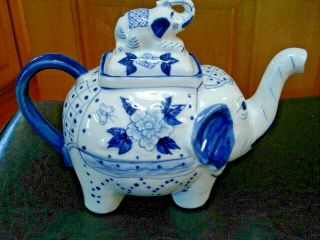 Rare Vintage Hand Crafted Blue & White Elephant Teapot W/ Lid Made In Thailand