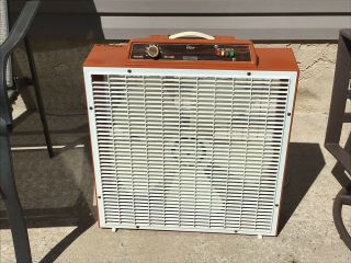 Vintage LAKEWOOD THERMO CONTROL DELUXE Collectible Metal Box Fan Amber (ORANGE) 2