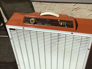 Vintage LAKEWOOD THERMO CONTROL DELUXE Collectible Metal Box Fan Amber (ORANGE) 3