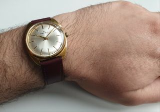Vintage Helvetia Hand Winding Watch - cal.  ETA 2750 8