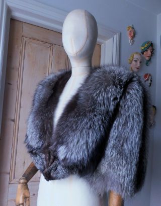 Magnificent Real Fur Vintage Natural Silver Fox Cape Stole.