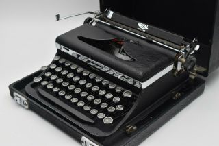 Rare Vintage Royal Model A Deluxe Quiet Portable Typewriter - 1938 Outstanding 6