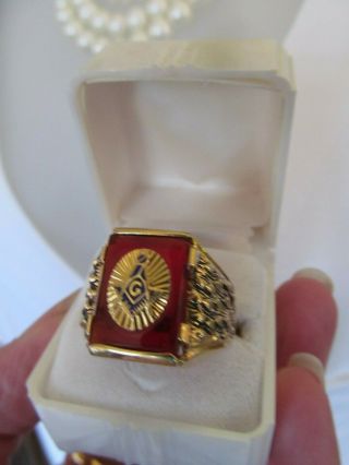 Vintage Clark and Coombs Masonic Men ' s Enamel Ruby Red Ring 18K GP SZ - 9.  75 10 3