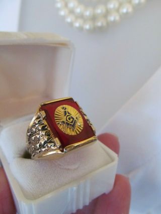Vintage Clark and Coombs Masonic Men ' s Enamel Ruby Red Ring 18K GP SZ - 9.  75 10 4