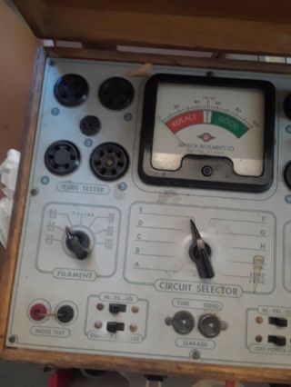 VINTAGE SUPERIOR INSTRUMENTS CO.  TUBE TESTER MODEL 450 - a w/extra tubes 3