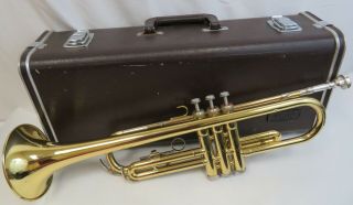 Yamaha Ytr2320 Student Gold Tone Brass Trumpet Instrument Made In Japan & Case