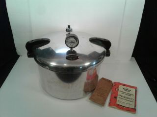 Vintage Presto Pressure Cooker Canner 16 Qt Model 7 - B