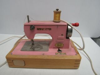 Kay•an•ee Pink Sew Master Antique/vintage Electric Toy Sewing Machine -