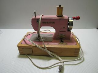 KAY•AN•EE Pink Sew Master Antique/Vintage Electric Toy Sewing Machine - 2