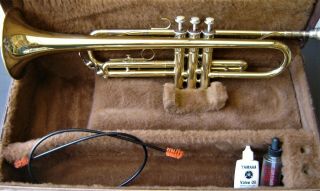 Vtg.  Yamaha Ytr - 232 Trumpet Earlier Model Made In Japan W/orig.  Case - Plays