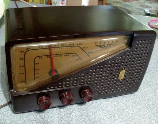 Vintage Zenith G723,  Bakelite Am/fm Tube Radio 1950