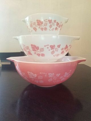 Vtg Set Of 3 Pyrex Pink Gooseberry Mixing Nesting Cinderella Bowls 444 443 441