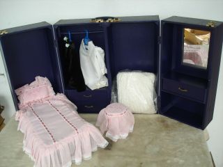 Vintage American Girl Doll Big Foldout Carrying Case W Murphy Bed Clothes Exc,