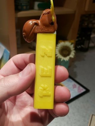 Early 1960’s Bullwinkle PEZ Yellow Stem Vintage No Feet 6