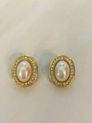 Vintage Christian Dior Signed Faux Pearl Rhinestone Gold Tone Clip Earrings 5