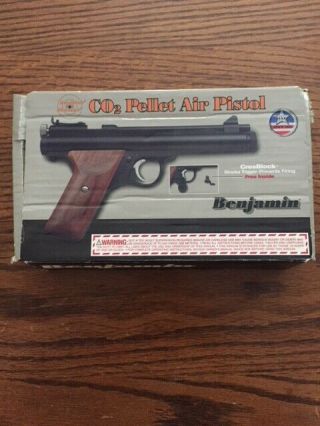 Vintage Benjamin Sheridan E9 Co2 Air Pellet Pistol Made By Crosman