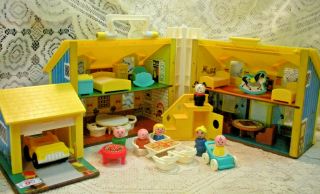 Vintage Fisher Price Little People Play family Yellow House 952 COMPLETE 30 pc 2