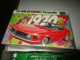 1970 MUSTANG GRANDE REVELL MODEL CAR 1/25 SCALE 2