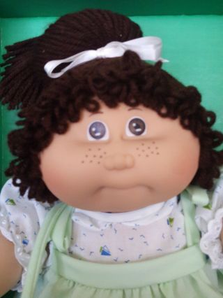 Vintage Cabbage Patch Kid GERMAN KUSCHEL KINDER w/BOX and Adopt Papers. 5