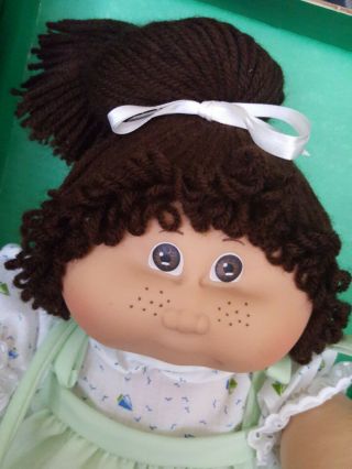 Vintage Cabbage Patch Kid GERMAN KUSCHEL KINDER w/BOX and Adopt Papers. 8