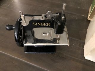 Vintage Singer No.  20 Child 