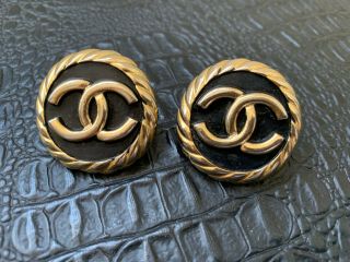 Chanel Cc Logo Gold Round Clip On Earrings Rare Vintage