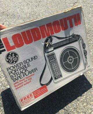 1970 ' S VINTAGE GE THE LOUDMOUTH PORTABLE 8 TRACK TAPE PLAYER. 8