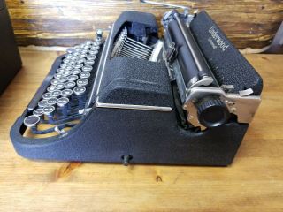 Vintage Portable Underwood Universal Typewriter w.  Case 7