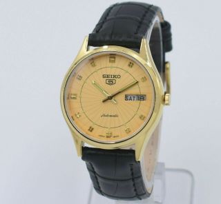 Vintage Seiko 5 Automatic 17 Jewel Gold Plated Case Day Date Mens Wrist Watch