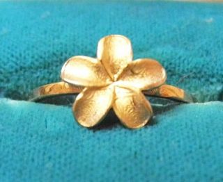 Hawaii 10k Yellow Gold Plumeria Flower Ring Sz 8.  25 Hawaiiana Frangipani Floral