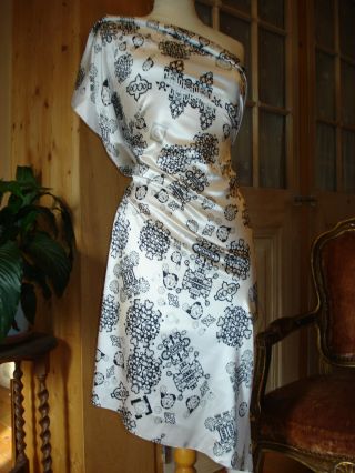 Vintage Valentino Haute Couture Silk Fabric - 39 " X 45 "