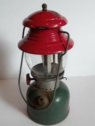 Vintage Red and Green Coleman Lantern 200A Dated 9 - 51 Pyrex Globe Single Mantle 2