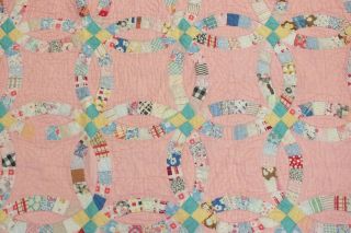 VINTAGE HANDMADE QUILT CIRCA 30 ' s 40 ' s Pink Rings Twin Full 68 x 80 6