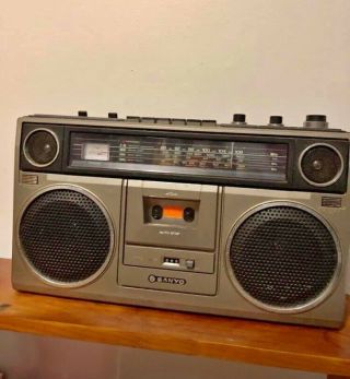 Vintage Sanyo.  80’s Radio Tape Deck Boombox Old School Blaster