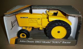 1/16 Vintage John Deere 5010 Puller Industrial Tractor Ertl Nib Old