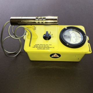 Vintage Prepper CIVIL DEFENSE Radiation Detector Geiger Era CDV - 700 6B,  MANUALS 2