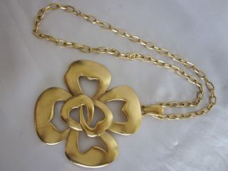 Vintage Crown Trifari Gold Tone Necklace