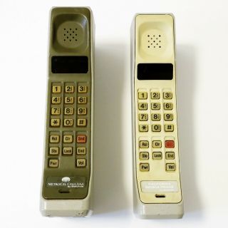 2 Vintage Motorola Brick Celluar Phones - Abz89ft5620 Abz89ft5722 Ft5620 Ft5722