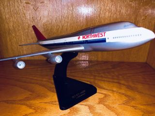 Sunday Deal • Vintage NWA 747 - 400 • Display 1/200 Scale •  5